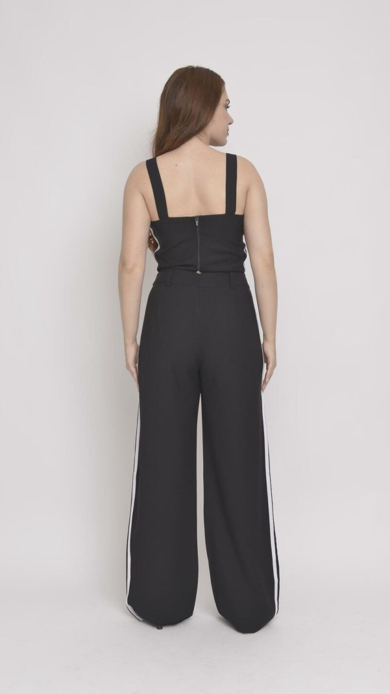 Imagem de Conjunto Preto de Alfaiataria Feminino: Calça Reta e Cropped com Listras Laterais para Estilo Sofisticado